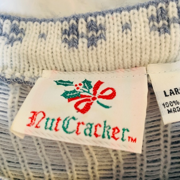 Vintage Christmas Sweater Large Blue Cottage Theme Sleigh Ride Horse Cabin USA - Picture 3 of 14